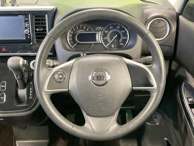 �y�����v�����X�e�A�����O�z�㎿�Ȋv���g�p���邱�ƂŁA��ɂ����������݂ƂĂ��^�]���₷���n���h���ł���