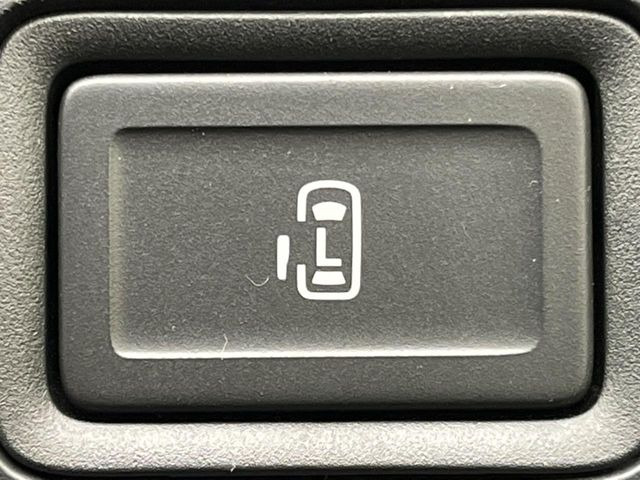 �y�p���[�X���C�h�h�A�z�X�}�[�g�L�[��^�]�Ȃ̃X�C�b�`�ŃX���C�h�h�A�̊J���\���d��������͂����ăh�A���J����K�v�������A���������q�l�ł��A�d���ו��������Ă��鎞�����N�ɊJ���߂ł��܂���