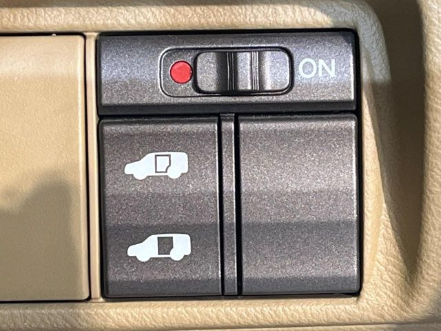 �y�p���[�X���C�h�h�A�z�X�}�[�g�L�[��^�]�Ȃ̃X�C�b�`�ŃX���C�h�h�A�̊J���\���d��������͂����ăh�A���J����K�v�������A���������q�l�ł��A�d���ו��������Ă��鎞�����N�ɊJ���߂ł��܂���