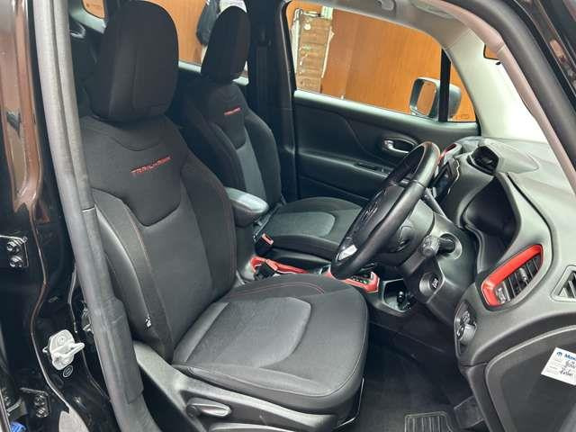 レネゲードトレイルホーク 4WD