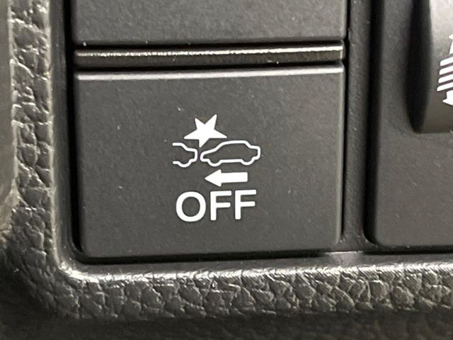 �y�z���_�Z���V���O�z���s���ɑO���̎ԗ�����F�����A�Փ˂������Ȏ��͌x��ƃu���[�L�ŏՓˉ���Ɣ�Q�y�����A�V�X�g�B�����S�Ƀh���C�u�����y���݂��������܂��B