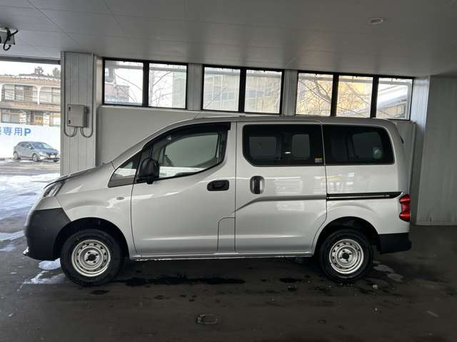 NV200バネットバン1.6 DX 4WD