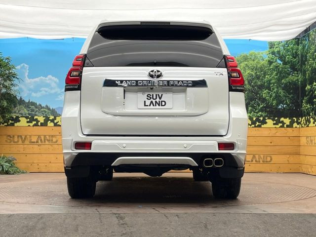 安心の最長10年・走行無制限保証(有償)をご用意。保証内容も充実はもちろん、無料点検&オイル交換や、年中無休の全国・24時間ロードサービスも付帯されておりますのでご安心下さい。