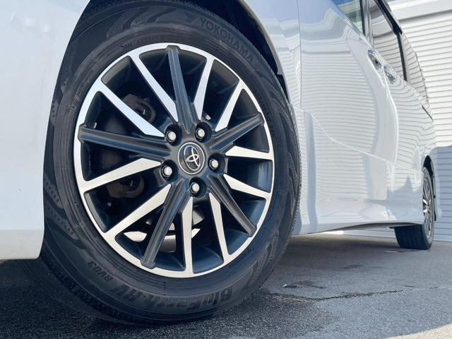 �y����16�C���`�A���~�z�C�[���z�O�ςɃ}�b�`���������A���~�z�C�[���𑕒����Ă���܂��B�e��ЊO�A���~�z�C�[����A�X�^�b�h���X�^�C�����戵�����Ă���܂��B���񂲑��k����������