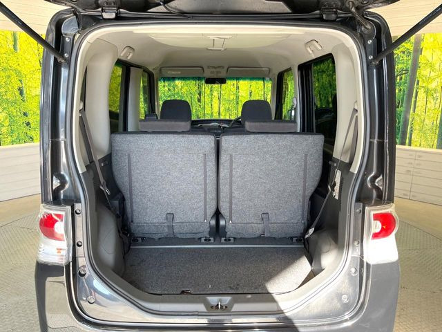 ���i�̂���������ʋ΁A���}���ɏ\���ȉ׎��X�y�[�X���m�ۂ��Ă���܂��B�Z�J���h�V�[�g��|���ƁA�傫�ȉו��̐ύڂ��\�ł���