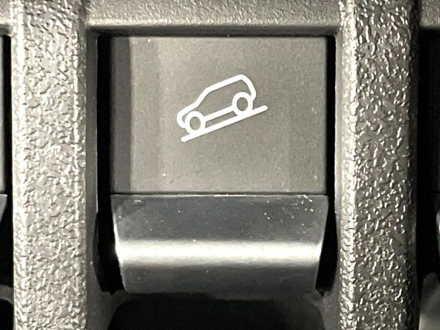 �y�_�E���q���A�V�X�g�z�}�ȍ⓹������Ƃ��Ɏ����Ńu���[�L�𐧌�A���̒ᑬ�x��ۂ��܂��B�ᓹ�∫�H�ȂǊ���₷���H�ʂ̉����ł��^�C�������b�N���Ȃ�������S!�n���h������ɏW���ł��܂�!