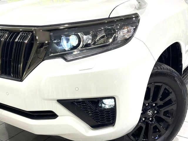 �yLED�w�b�h���C�g�z���V����ԑ��s�����ǍD�Ȏ��E���m�ۂ����S���ĉ^�]�ł��鍂�P�xLED�w�b�h���C�g�𑕔�!�_�����x�������A����d�͂��}�����Ă��܂��B