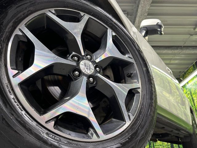 �y����18�C���`�A���~�z�C�[���z�O�ςɃ}�b�`���������A���~�z�C�[���𑕒����Ă���܂��B�e��ЊO�A���~�z�C�[����A�X�^�b�h���X�^�C�����戵�����Ă���܂��B���񂲑��k����������