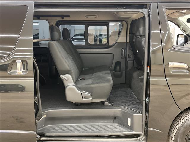 ハイエースバン