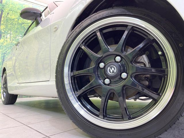 �y�A���~�z�C�[���z�O�ςɃ}�b�`�����A���~�z�C�[���𑕒����Ă���܂��B�e��ЊO�A���~�z�C�[����A�X�^�b�h���X�^�C�����戵�����Ă���܂��B���񂲑��k����������