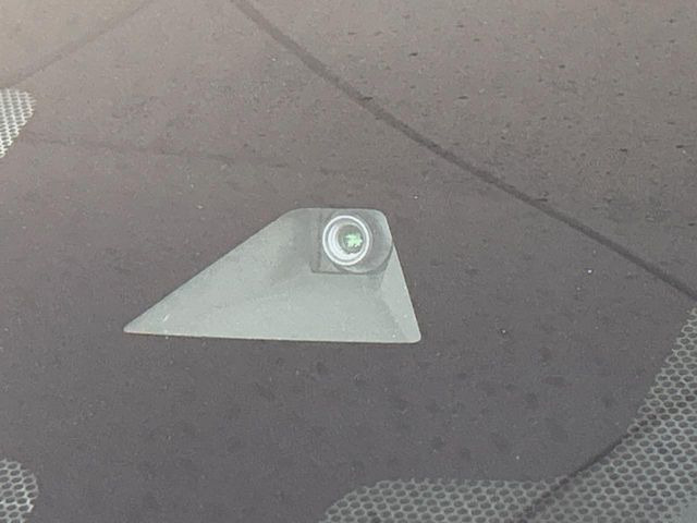 �y�C���e���W�F���g�G�}�[�W�F���V�[�u���[�L�z�t�����g�J�����őO���̎ԗ�����s�҂����m�B�Փ˂������Ȏ��͏Փ˔�Q�y���u���[�L���쓮�A�Փˉ�����T�|�[�g�B�����S�Ƀh���C�u�����y���݂��������܂��B