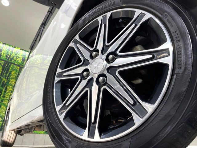 �y����15�C���`�A���~�z�C�[���z�O�ςɃ}�b�`���������A���~�z�C�[���𑕒����Ă���܂��B�e��ЊO�A���~�z�C�[����A�X�^�b�h���X�^�C�����戵�����Ă���܂��B���񂲑��k����������