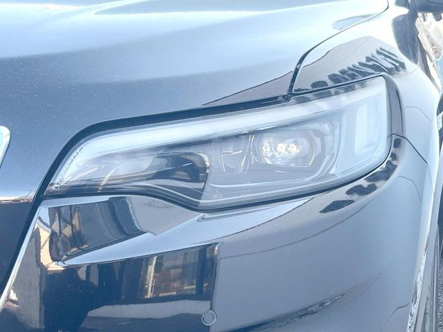 ��LED�w�b�h���C�g:��ԑ��s�����ǍD�Ȏ��E���m�ۂ����S���ĉ^�]�ł��鍂�P�xLED�w�b�h���C�g�𑕔�!�_�����x�������A����d�͂��}�����Ă��܂��B