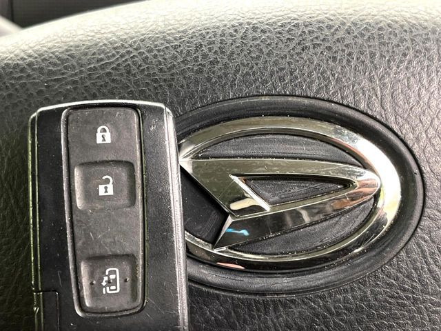 �y�L�[�t���[�V�X�e���z�J�o����|�P�b�g�ɓ��ꂽ�܂܂ł��h�A�̎{���E�������\�ȃX�}�[�g�L�[�𑕔��B�G���W���̃I���E�I�t�����J�M�����o���K�v����������Ƃ��Ă��֗��ł���