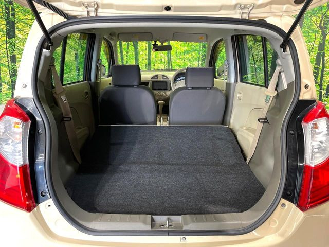 ���i�̂���������ʋ΁A���}���ɏ\���ȉ׎��X�y�[�X���m�ۂ��Ă���܂��B�Z�J���h�V�[�g��|���ƁA�傫�ȉו��̐ύڂ��\�ł���