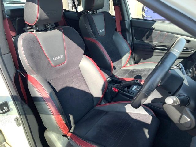 �y��p�X�|�[�c�V�[�g�z�z�[���h���ɗD��A�J�[�u���̑̂������}�����Ă���܂��B�܂��A�̂Ƀt�B�b�g���邩�獘��w�������ɂ����A�����O�h���C�u�⍂�����s�ł����K�ɂ��߂������������܂���