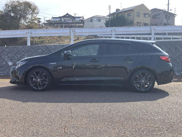 カローラツーリング1.8 ハイブリッド W×B