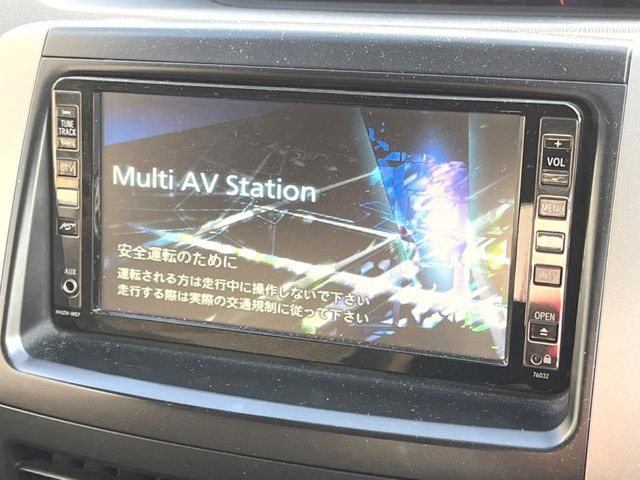 �y�����i�r�z�l�C�̏����i�r�𑕔����Ă���܂��B�i�r�̎g���₷���͂������A�I�[�f�B�I�@�\���[��!�L�����v�◷�s�͂������A�ʋ΂┃�����ȂǕ��i�̃h���C�u���y�����Ȃ�͂���