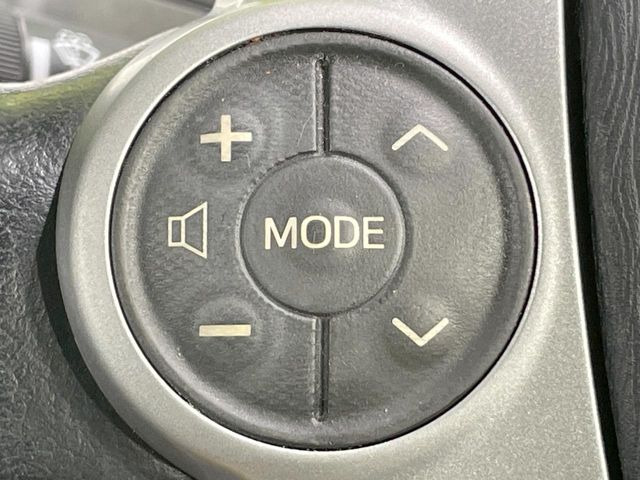 【ステアリングスイッチ】運転中、前方から目線をそらすことなく、オーディオ等の操作が可能な便利機能!安心&快適なドライブを演出してくれます♪