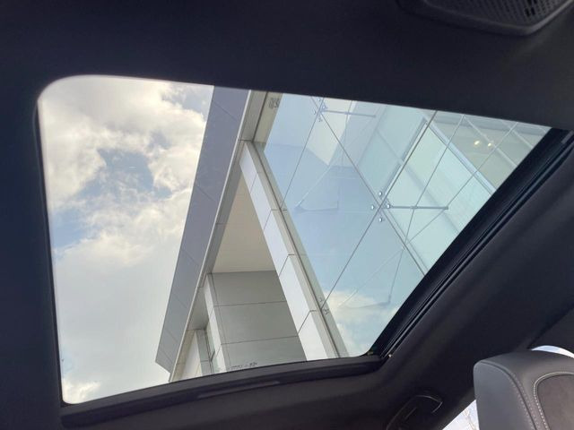 ���p�m���~�b�N�X���C�f�B���O���[�t::�唗�͂̃p�m���}���[�t�́A�㕔���Ȃɂ܂ő����Ă���A�J���I�ȋ�Ԃ����y���݂��������܂��B