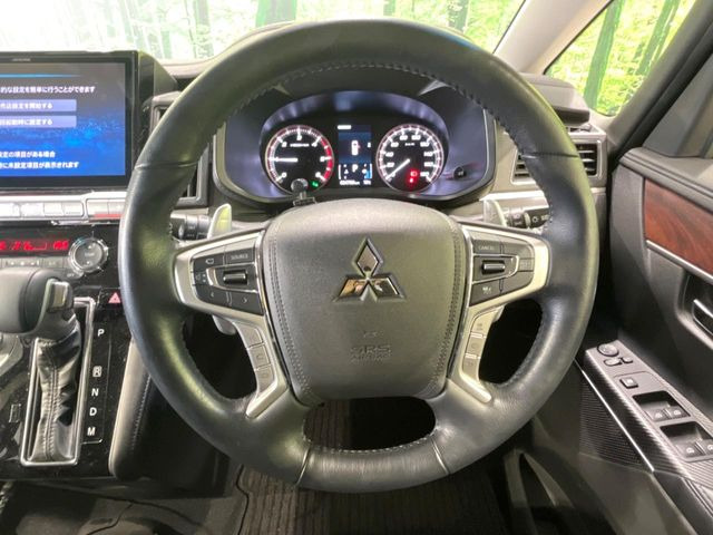 �y�����v�����X�e�A�����O�z�㎿�Ȋv���g�p���邱�ƂŁA��ɂ����������݂ƂĂ��^�]���₷���n���h���ł���