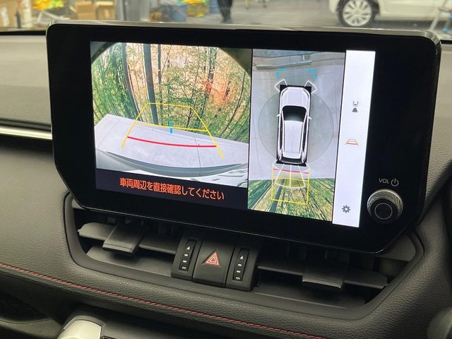 【パノラミックビューモニター】専用のカメラにより、上から見下ろしたような視点で360度クルマの周囲を確認することができます☆死角部分も確認しやすく、狭い場所での切り返しや駐車もスムーズに行えます。