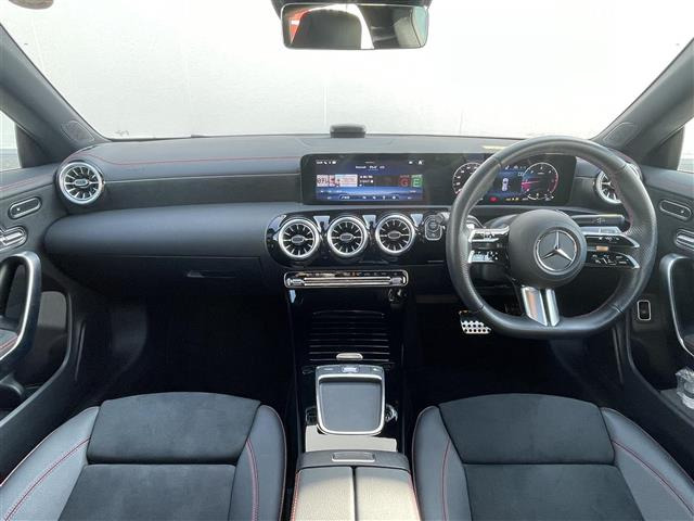 CLAシューティングブレークCLA200d AMGライン