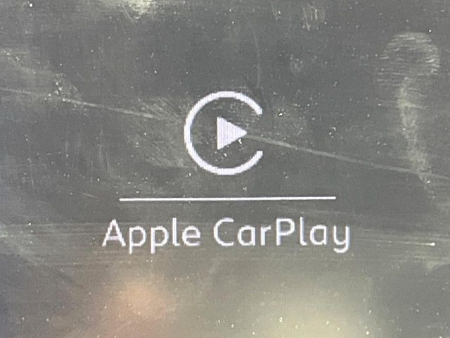 ��Apple Car Play:�X�}�z�Ƃ̗L���ڑ��ŁA�i�r�E�I�[�f�B�I�Đ��ȂǃX�}�z�̃A�v���@�\����ʂł��g����֗��@�\�ł�!