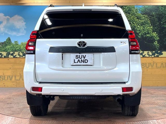 安心の最長10年・走行無制限保証(有償)をご用意。保証内容も充実はもちろん、無料点検&オイル交換や、年中無休の全国・24時間ロードサービスも付帯されておりますのでご安心下さい。