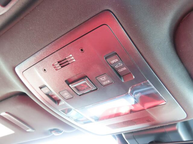 サンルーフ装備です