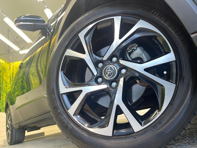 �y����18�C���`�A���~�z�C�[���z�O�ςɃ}�b�`���������A���~�z�C�[���𑕒����Ă���܂��B�e��ЊO�A���~�z�C�[����A�X�^�b�h���X�^�C�����戵�����Ă���܂��B���񂲑��k����������