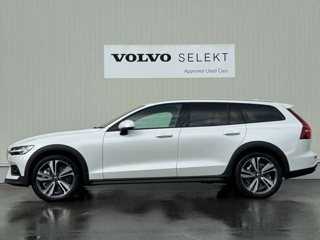 V60クロスカントリーウルトラ B5 AWD 4WD