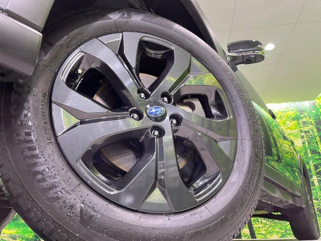 �y����18�C���`�A���~�z�C�[���z�O�ςɃ}�b�`���������A���~�z�C�[���𑕒����Ă���܂��B�e��ЊO�A���~�z�C�[����A�X�^�b�h���X�^�C�����戵�����Ă���܂��B���񂲑��k����������