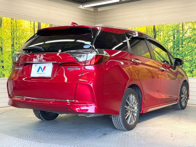 ��D�]�𒸂��Ă���܂��{�f�B�̒e�X�v���b�V���R�[�g���D�]��t���B�ʏ�̃K���X�R�[�g�ƈقȂ�A�ϋv�N��6�N�̖��@���K���X�R�[�e�B���O���A�{�f�B���L���C�ȏ�Ԃɕۂ��Ă���܂��B