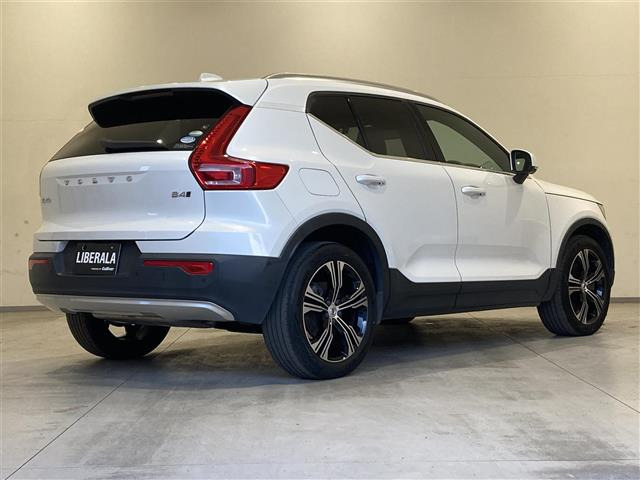 XC40B4 AWD インスクリプション 4WD