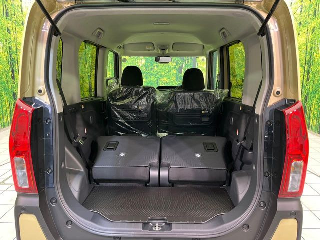 ���i�̂���������ʋ΁A���}���ɏ\���ȉ׎��X�y�[�X���m�ۂ��Ă���܂��B�Z�J���h�V�[�g��|���ƁA�傫�ȉו��̐ύڂ��\�ł���