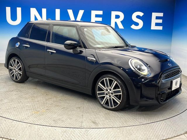 �������t�т̕ۏ؂̑��A���S�̍Œ�3�N�E���s�������ۏ�(�L��)�����p�ӁB�A���Ԃ����S���Ă��y���݂���������l�A�ۏؓ��e���[���͂������A�����_��&�I�C�������⃍�[�h�T�[�r�X���t�т��Ă���܂��B