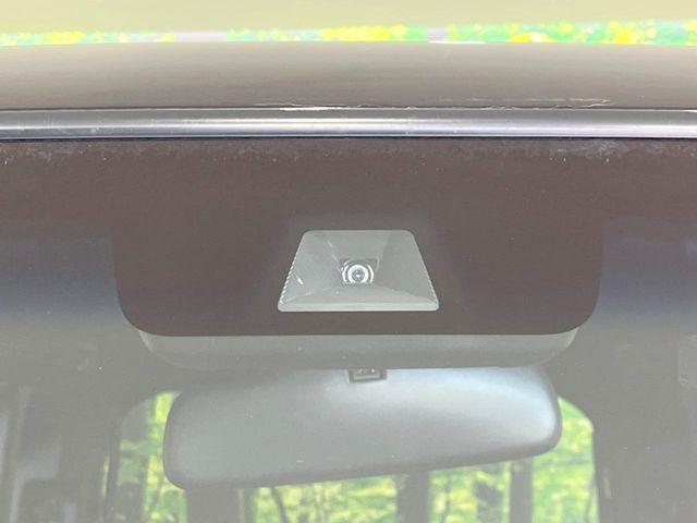 �y�z���_�Z���V���O�z���s���ɑO���̎ԗ�����F�����A�Փ˂������Ȏ��͌x��ƃu���[�L�ŏՓˉ���Ɣ�Q�y�����A�V�X�g�B�����S�Ƀh���C�u�����y���݂��������܂��B