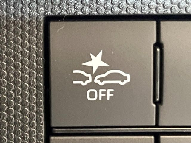 �y�X�}�[�g�A�V�X�g�z���s���ɑO���̎ԗ�����F�����A�Փ˂������Ȏ��͌x��ƃu���[�L�ŏՓˉ���Ɣ�Q�y�����A�V�X�g�B�����S�Ƀh���C�u�����y���݂��������܂��B