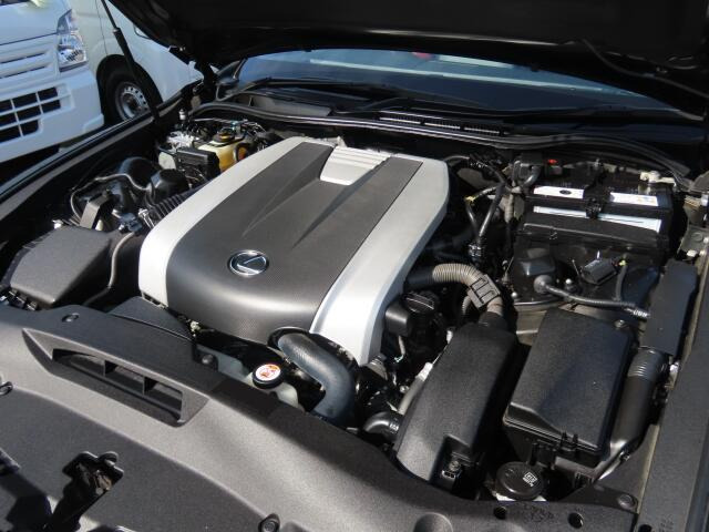 エンジンルームはきれいですよ。機関機構系も良好です。納車前に点検整備も行います。エンジンオイル・オイルフィルター・エアコンフィルター・ワイパーゴムは必ず交換致します(エアコンフィルターは、装着車のみ)