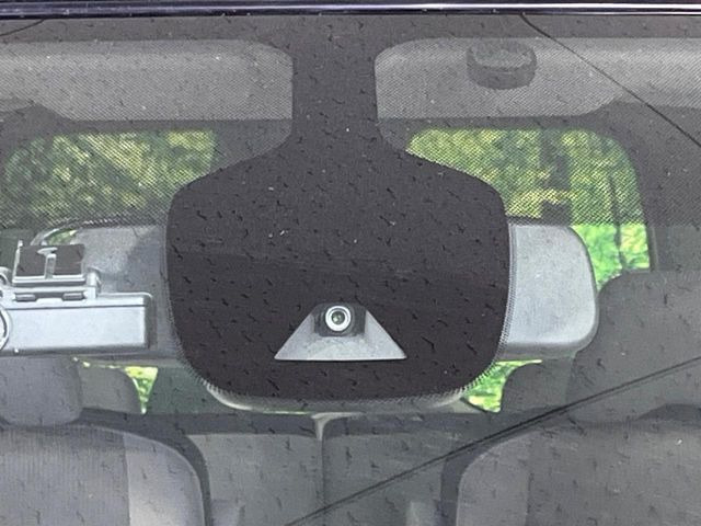 �y�C���e���W�F���g�G�}�[�W�F���V�[�u���[�L�z�t�����g�J�����őO���̎ԗ�����s�҂����m�B�Փ˂������Ȏ��͏Փ˔�Q�y���u���[�L���쓮�A�Փˉ�����T�|�[�g�B�����S�Ƀh���C�u�����y���݂��������܂��B