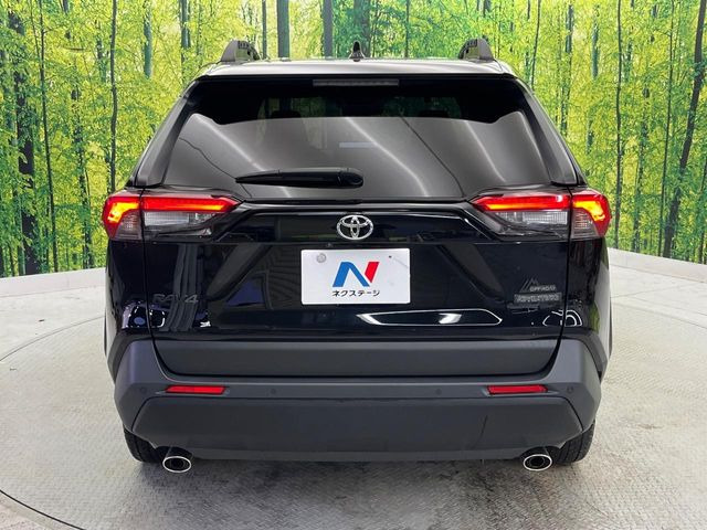 安心の最長10年・走行無制限保証(有償)をご用意。保証内容も充実はもちろん、無料点検&オイル交換や、年中無休の全国・24時間ロードサービスも付帯されておりますのでご安心下さい。