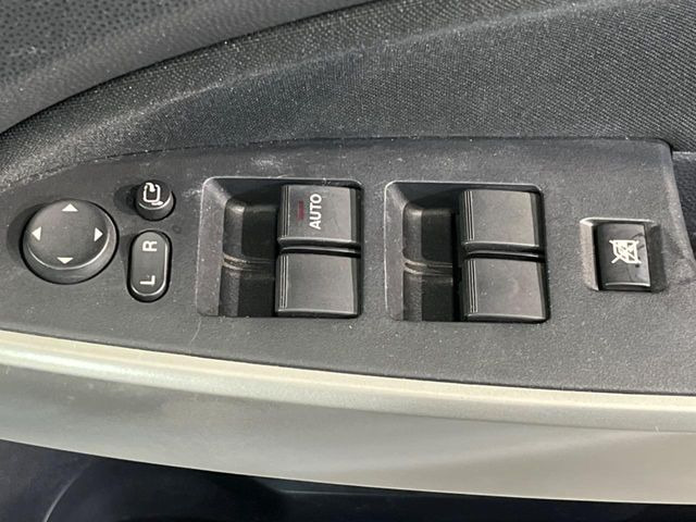 �y�d���i�[�~���[�z�T�C�h�~���[�͓d���i�[���ƂȂ��Ă���A�������ԏ�ł��L�Y�������X�N��}�����܂��B