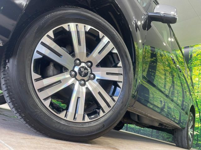 �y����18�C���`�A���~�z�C�[���z�O�ςɃ}�b�`���������A���~�z�C�[���𑕒����Ă���܂��B�e��ЊO�A���~�z�C�[����A�X�^�b�h���X�^�C�����戵�����Ă���܂��B���񂲑��k����������