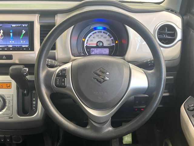 �y�X�e�A�����O�X�C�b�`�z�^�]���A�O������ڐ������炷���ƂȂ��A�I�[�f�B�I���̑��삪�\�ȕ֗��@�\!���S&���K�ȃh���C�u�����o���Ă���܂���