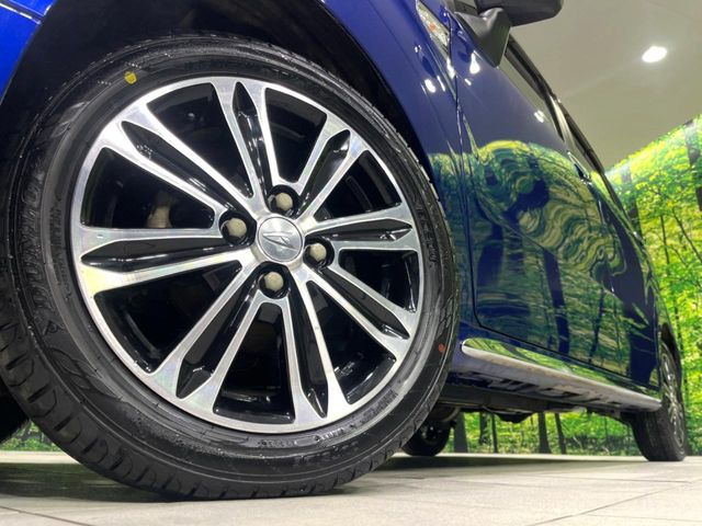 �y����15�C���`�A���~�z�C�[���z�O�ςɃ}�b�`���������A���~�z�C�[���𑕒����Ă���܂��B�e��ЊO�A���~�z�C�[����A�X�^�b�h���X�^�C�����戵�����Ă���܂��B���񂲑��k����������