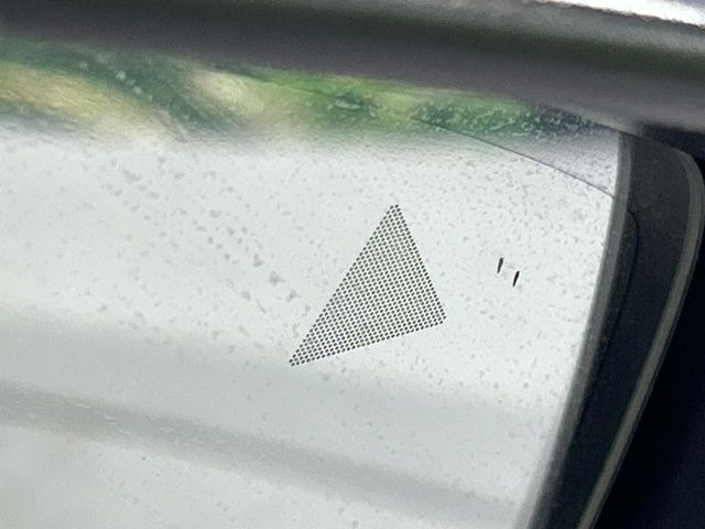 �y�u���C���h�X�|�b�g���j�^�����O�z���s���A�h�A�~���[�̎��p�ɂȂ�₷���ӏ��Ɍ㑱�Ԃ��ڋ߂���ƃT�C�h�~���[�t�߂Ɍx����\���A�h���C�o�[�ɒ��ӊ��N�����Ă���܂��B