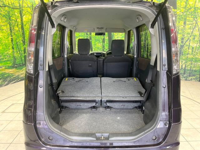 ���i�̂���������ʋ΁A���}���ɏ\���ȉ׎��X�y�[�X���m�ۂ��Ă���܂��B�Z�J���h�V�[�g��|���ƁA�傫�ȉו��̐ύڂ��\�ł���