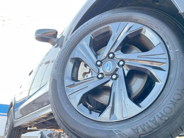 �y����17�C���`�A���~�z�C�[���z�O�ςɃ}�b�`���������A���~�z�C�[���𑕒����Ă���܂��B�e��ЊO�A���~�z�C�[����A�X�^�b�h���X�^�C�����戵�����Ă���܂��B���񂲑��k����������