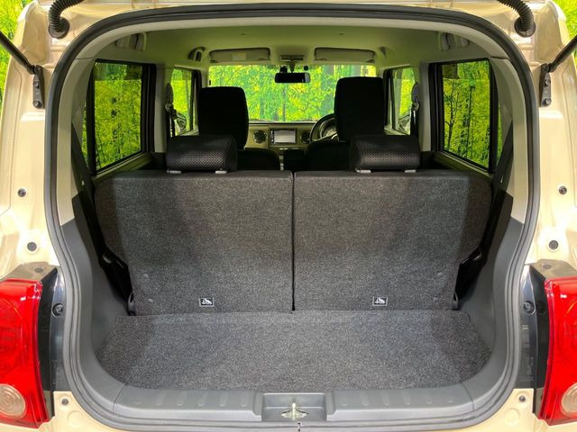 ���i�̂���������ʋ΁A���}���ɏ\���ȉ׎��X�y�[�X���m�ۂ��Ă���܂��B�Z�J���h�V�[�g��|���ƁA�傫�ȉו��̐ύڂ��\�ł���